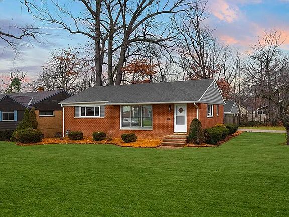 2nd image of 593 Woodlane Dr