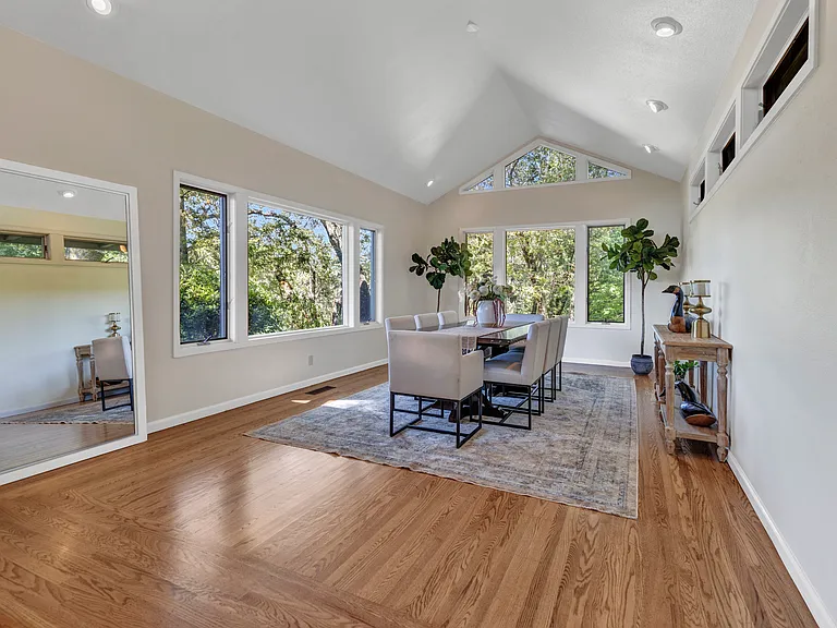 4444 Redwood Rd — Photo 1