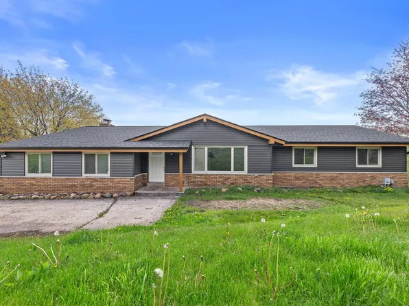 18775 W Observatory Rd, New Berlin, WI 53146