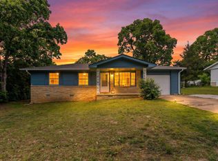 908 N Manor Dr, Horseshoe Bend, AR 72512