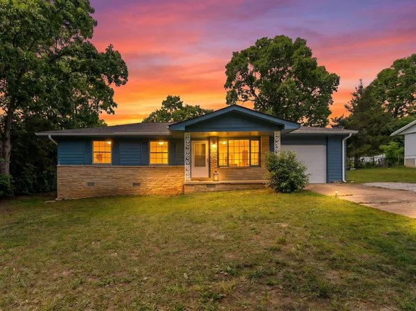 908 N Manor Dr, Horseshoe Bend, AR 72512