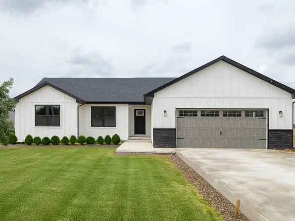 604 W Beaver St, Morocco, IN 47963