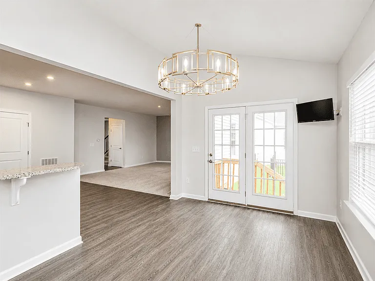 320 Ridgefield Dr — Photo 5