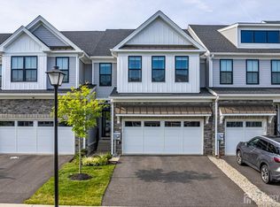 28 Wisteria Ct, Monroe Township, NJ 08831