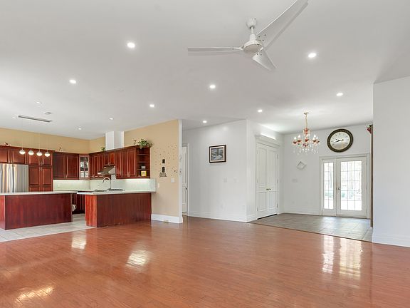 4th image of 8149 Rama Rd