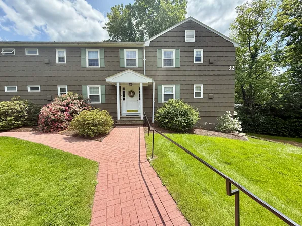 14 Arrowhead Way APT C6, Woodbury, CT 06798