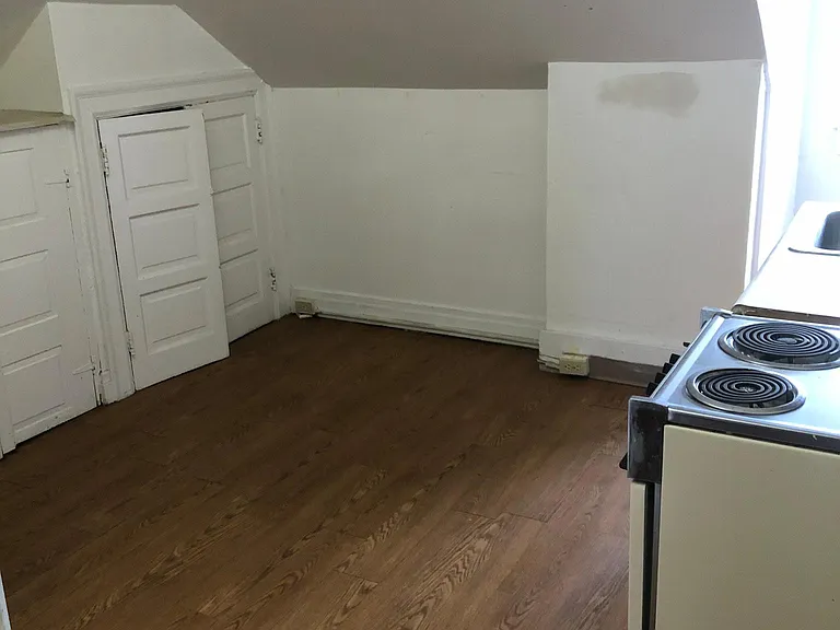 750 Broughton St #3 — Photo 4