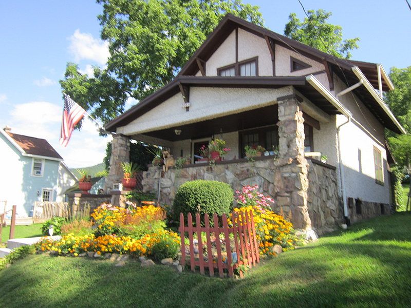 1st image of 2085 Whitford Ave
