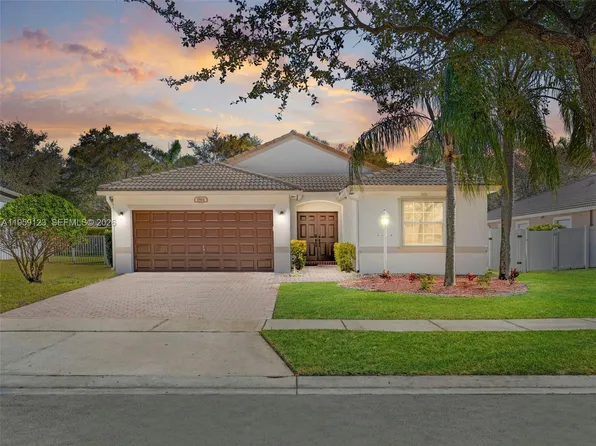 1861 NW 142nd Ter, Pembroke Pines, FL 33028