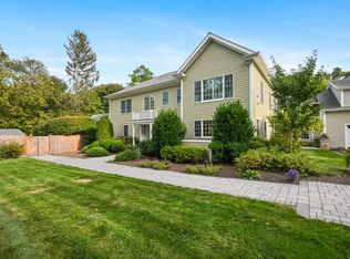 17 Pequot Dr, Norwalk, CT 06855