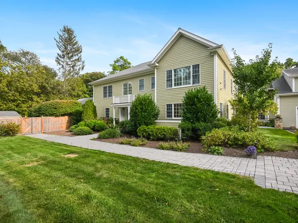 17 Pequot Drive, Norwalk, CT 06855