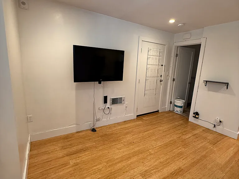 1670 Clay St #1 — Photo 18