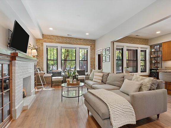 3rd image of 1846 W Berteau Ave APT 1