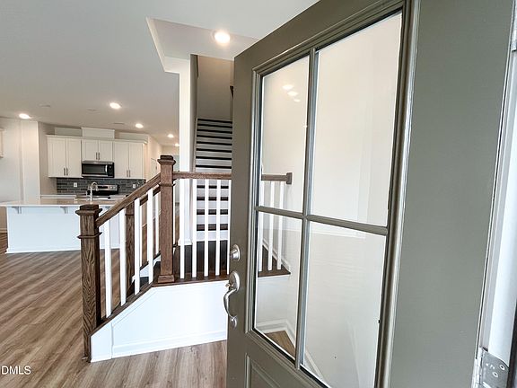 4th image of 2442 Whitewing Ln