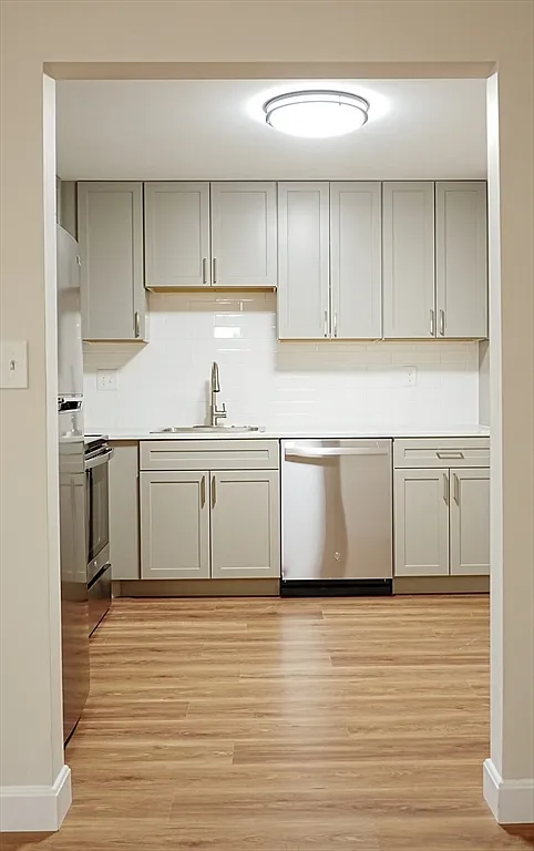 1 bed, 1.0 bath, 860 sqft, $2,000 — Photo 3