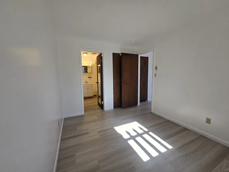 105 Hobart St #1 — Photo 7