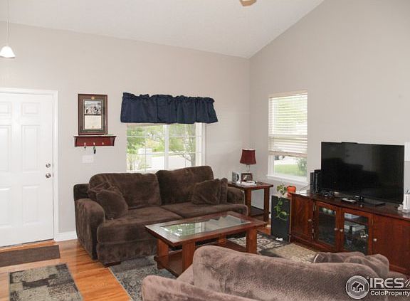 Hardwood floors in livingroom
