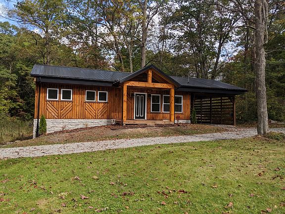 2nd image of 403 Maple Summit Rd