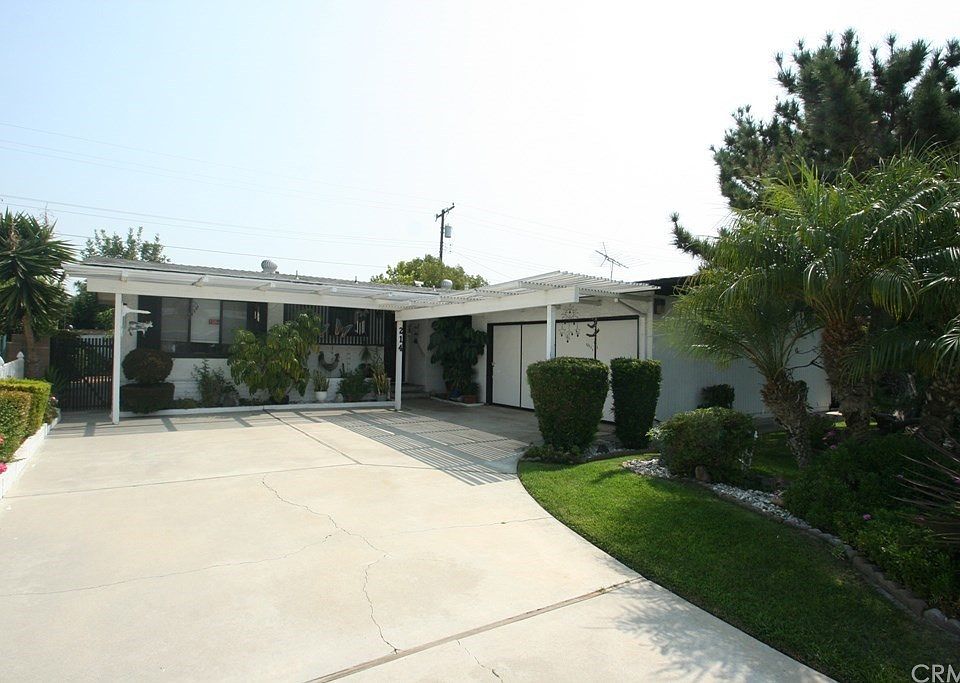 1st image of 214 S Camellia St