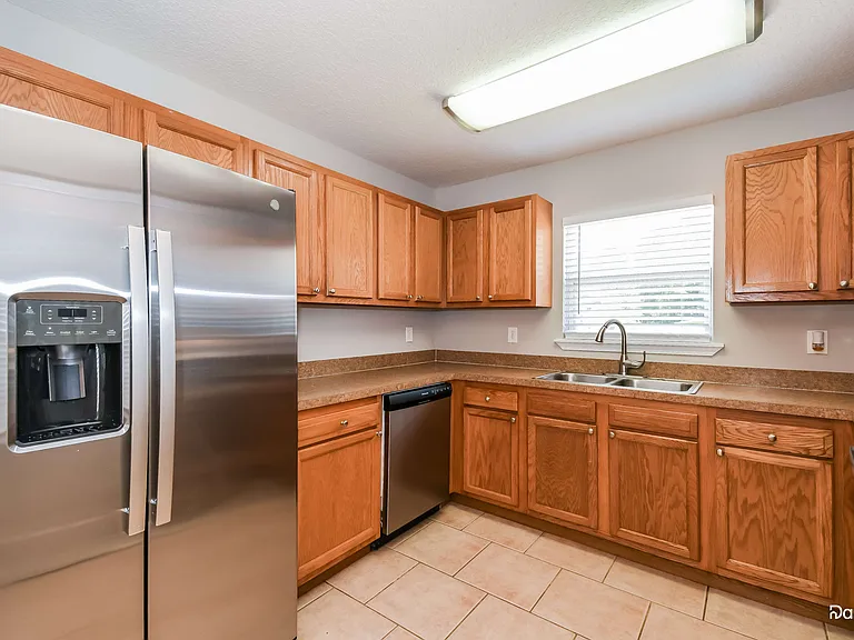 8450 Maple St — Photo 3