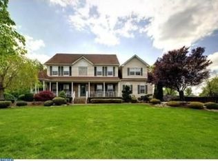 37 Sara Dr, Robbinsville, NJ 08691