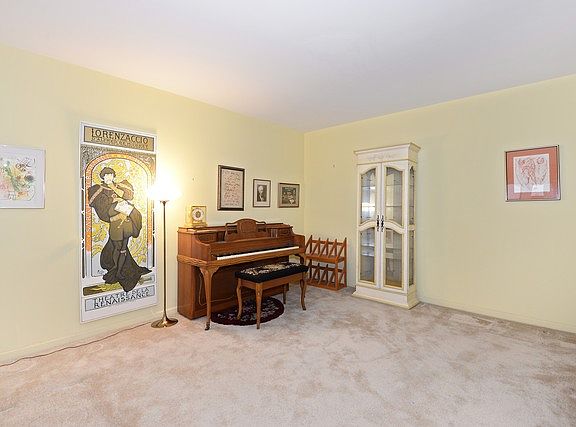4th image of 9529 Bronx Pl #115