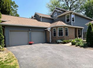 19 Shinnecock Ct, Monroe Township, NJ 08831