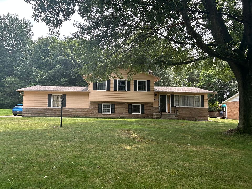 1st image of 371 Elm Ave