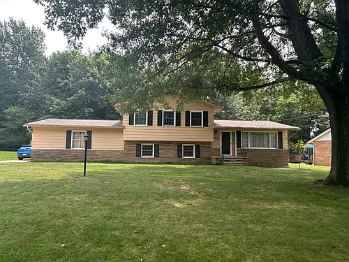 371 Elm Ave Photo 1