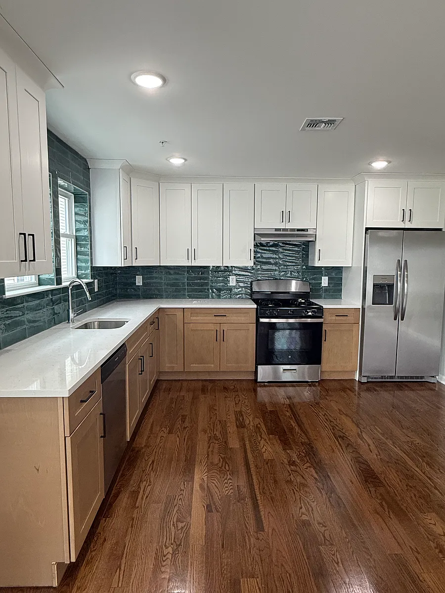 Building Photo - 138-142 Littleton Ave #1