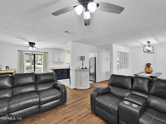 3rd image of 9038 COMMONWEALTH Avenue