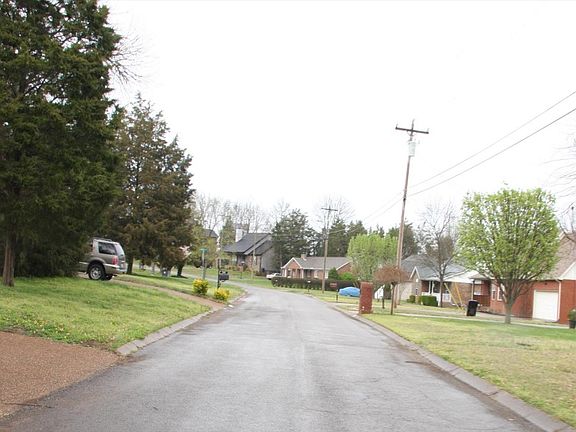 5th image of 410 Clarkston Dr