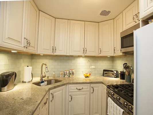 Sold by Sotheby's International Realty | media 2