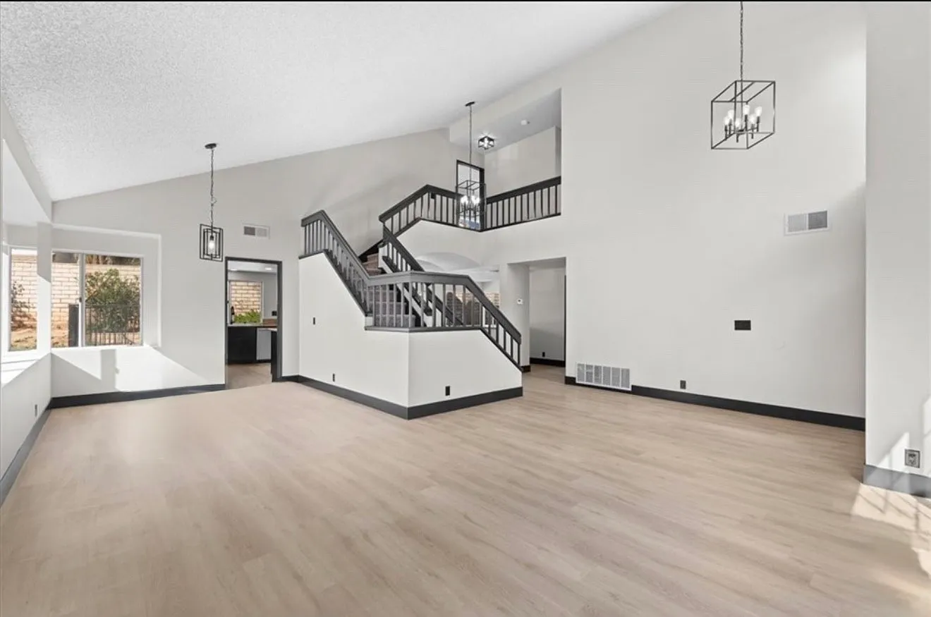 4 bed, 2224 sqft, $4,500 — Photo 2