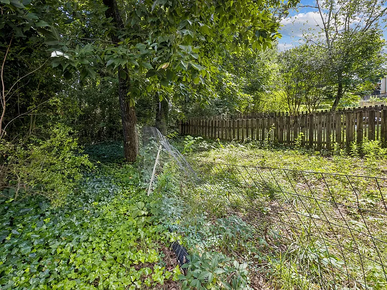 88 Bridge View Dr — Photo 32