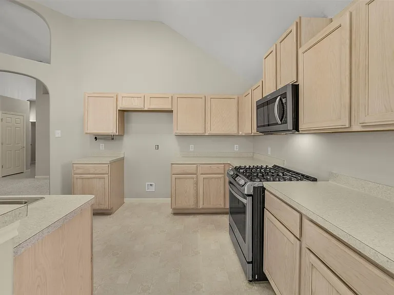 19254 Dillsbury Ct — Photo 7