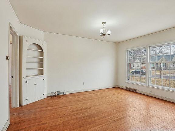 5th image of 1604 45th St