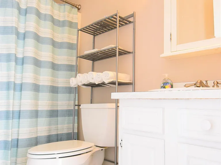 617 Plymouth Dr — Photo 12