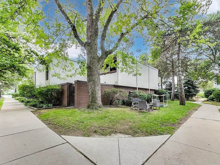 400 Woodsworth Rd #390 — Photo 26