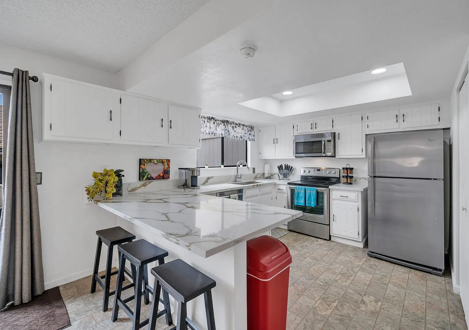 Old SW Charming home with HOA Pool! — Photo 1