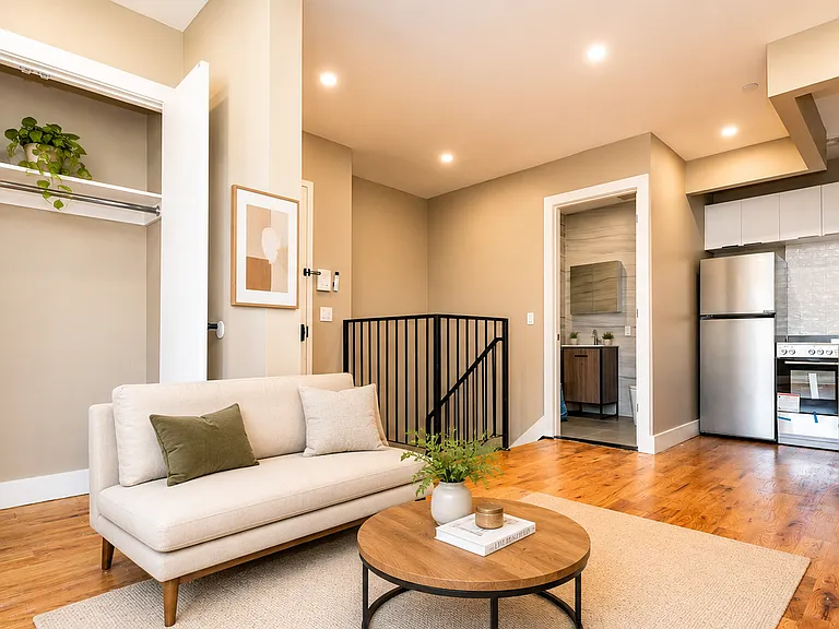 2909 Avenue D #1B — Photo 3