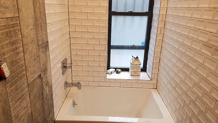 Rented by The Hamilton Group | media 10