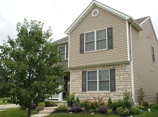 96 Arrowfeather Ln, Lewis Center, OH 43035