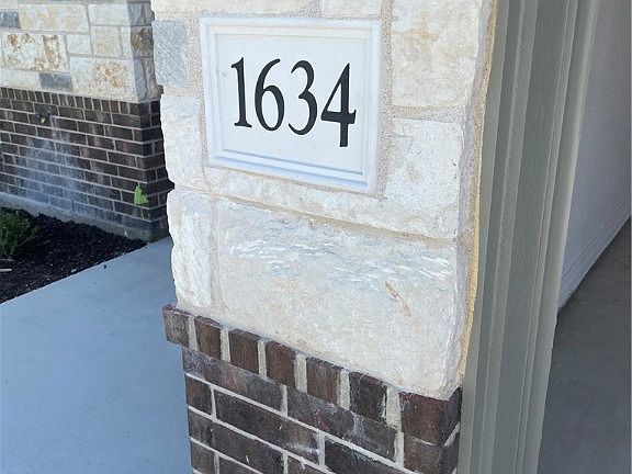 2nd image of 1634 Dryden Ave