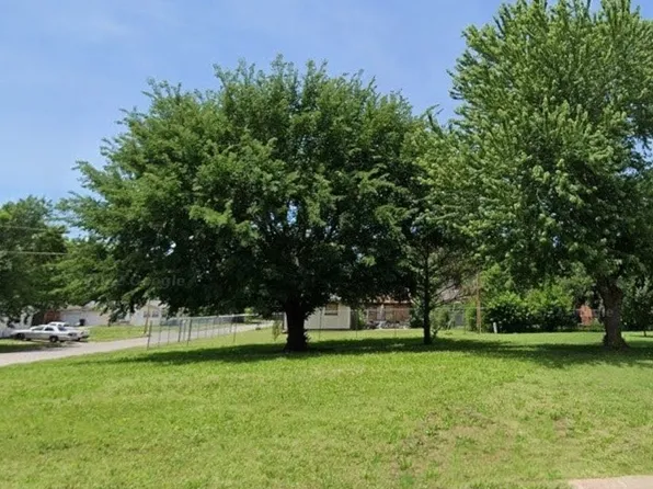 501 Highland Dr, Bartlesville, OK 74003