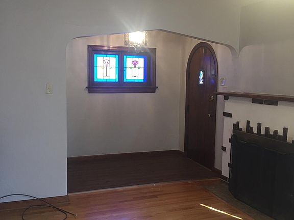 3rd image of 4714 Tiemann Ave