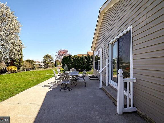 5th image of 52 Oak Ridge Ln