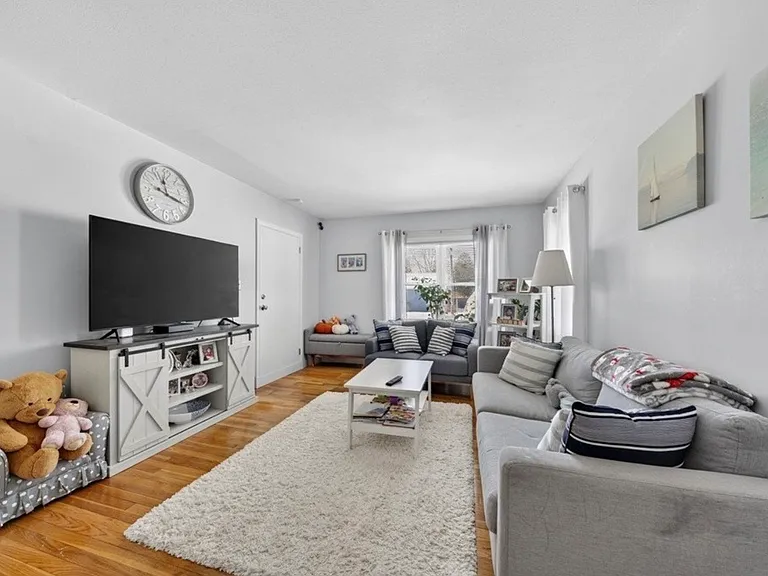 184 Alva St #1L — Photo 3