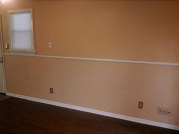 5th image of 806 Hyde Park Blvd