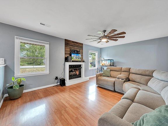 5th image of 8141 Ashton Ln
